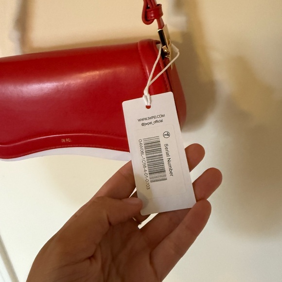 JW PEI Red Shoulder Bag NWT - Picture 3 of 4